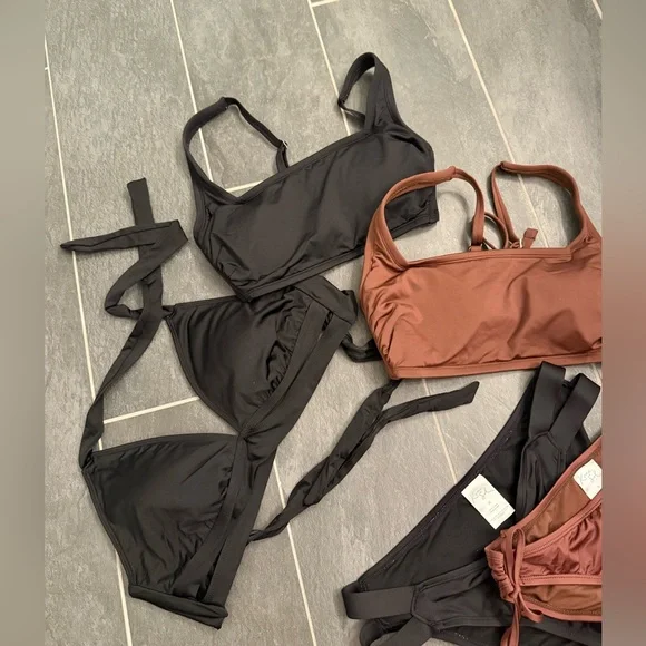 Kona Sol Bikini Tops and Bottoms - 5 Pieces - 3 tops D/DD, 2 bottoms MEDIUM - Picture 2 of 5